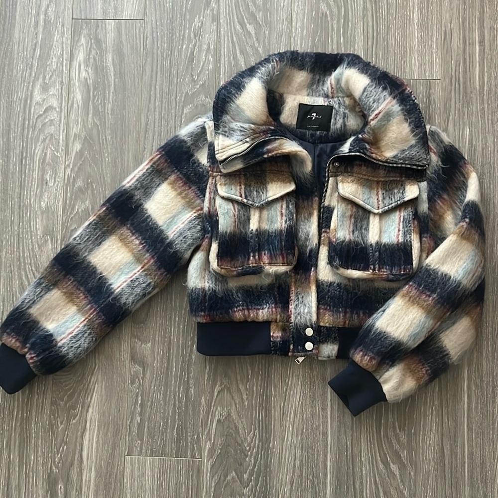 Beautiful like new jacket size S/M 7 for all mankind